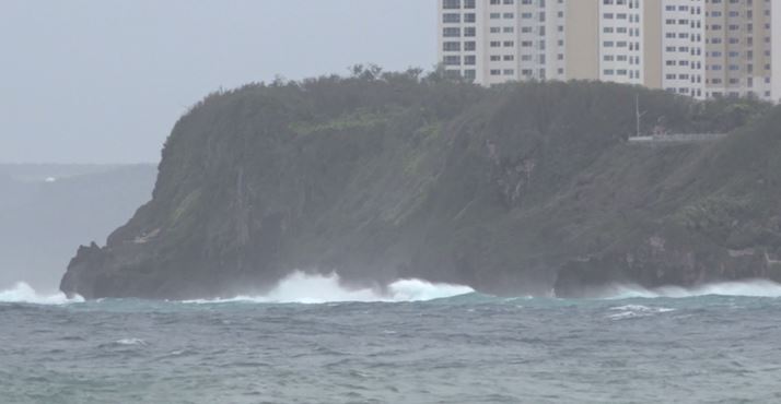 Islanders encouraged to stay aware, prepared during high surf - Vimarsana News