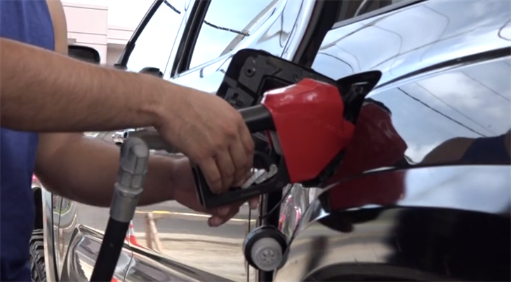 Crowds rush to the gas stations - Vimarsana News